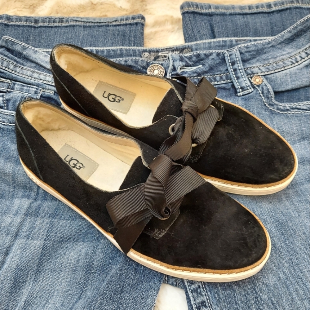Ugg Low-top Black Suede Sneakers sz 7.5 - Picture 2 of 9